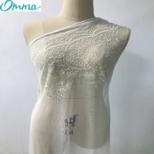 tela de tul con bordado floral